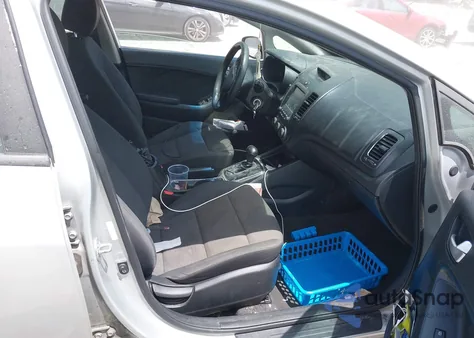 2018 Kia Forte Lx из США, поврежденный, VIN 3KPFL4A75JE254008